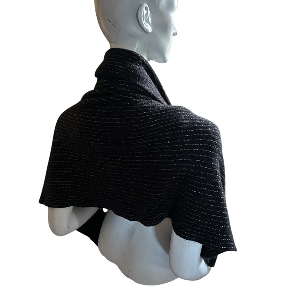 ❄️ 50% off winter black silver metallic striped fringe wrap scarf wrap - Picture 5 of 6